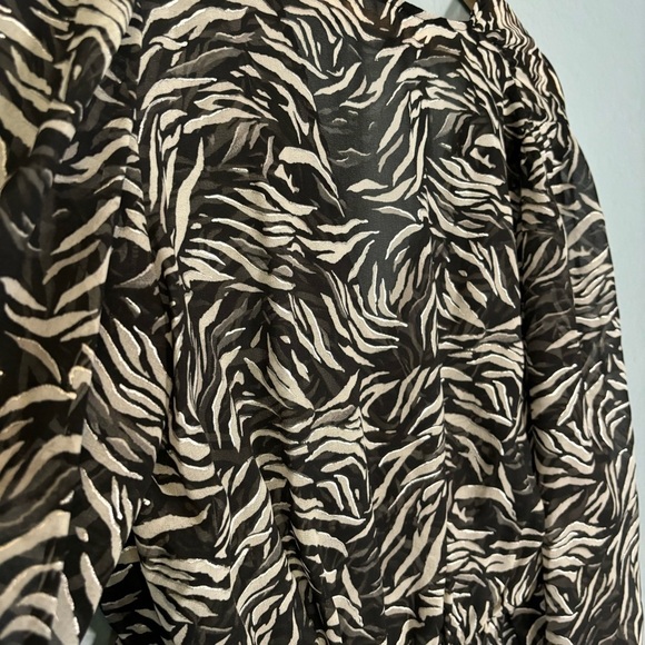 The Kooples Flowing Black and White Zebra Print Sheer V Neck‎ Blouse Size Medium - Picture 11 of 15